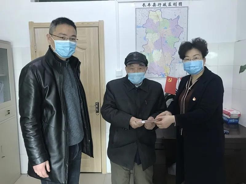 田育倫_副本.jpg