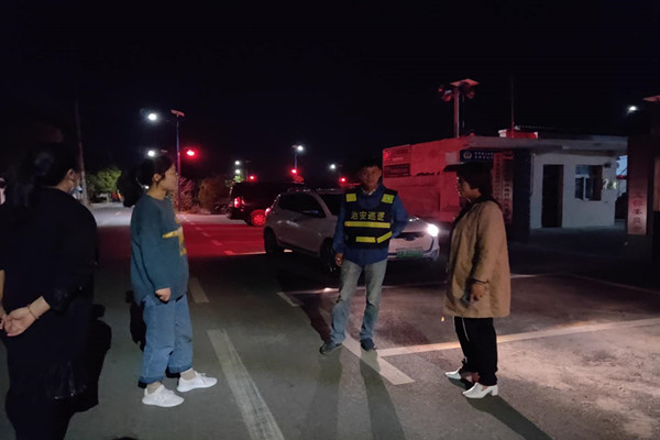 夜間巡邏_副本.jpg
