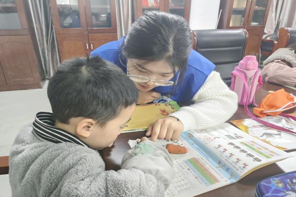 長(zhǎng)豐(雙鳳)經(jīng)開區(qū):黨建聯(lián)建“三個(gè)一” 志愿服務(wù)譜新篇2.jpg
