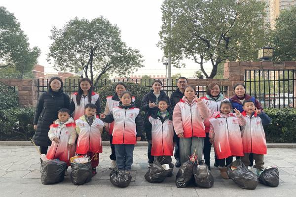 長豐(雙鳳)經開區梅沖湖社區:“黨建+”讓小社區有大幸福1.jpg