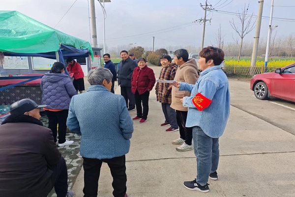 長(zhǎng)豐莊墓鎮(zhèn):多措并舉為群眾解難紓困.jpg