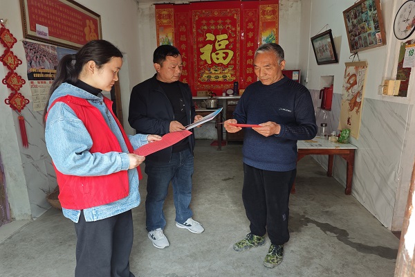(薛橋村)莊墓鎮(zhèn)薛橋村:用“黨建+” 引領(lǐng)鄉(xiāng)村“興”.jpg