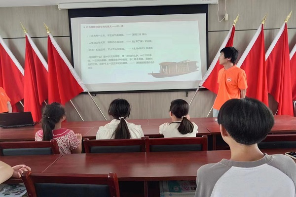 莊墓鎮(zhèn)棗林社區(qū):上好“三堂課”做好“紅色影視播放季”活動(dòng).jpg